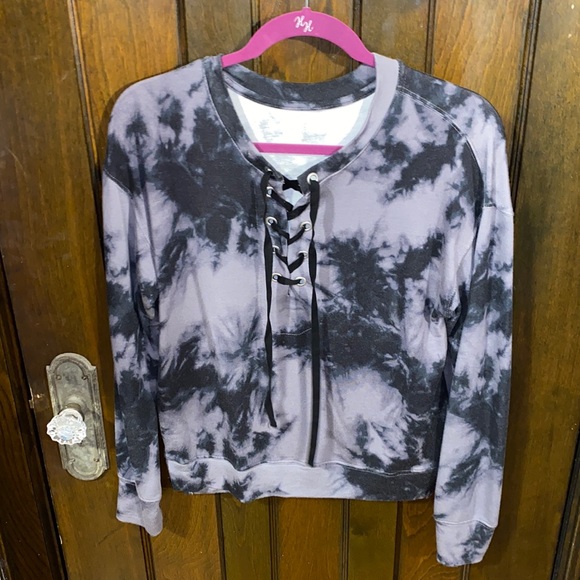 Tops - Purple Tie Dye Sweater Women’s Medium